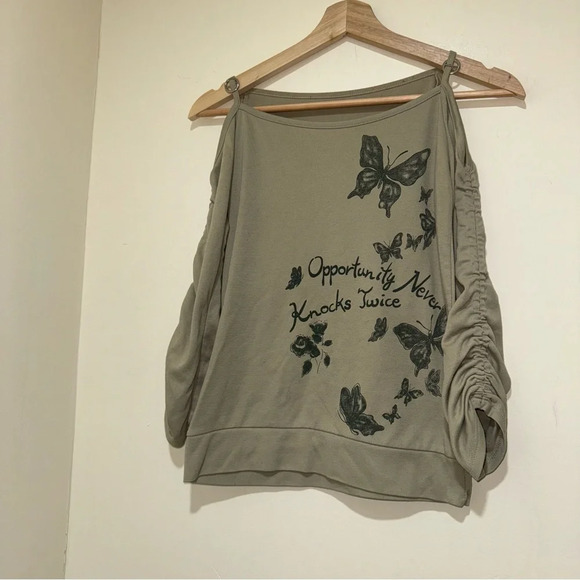 Women’s Y2K Miss Green O-Ring Long Sleeve Butterfly Graphic With Ruffle Sleeves - Picture 2 of 16